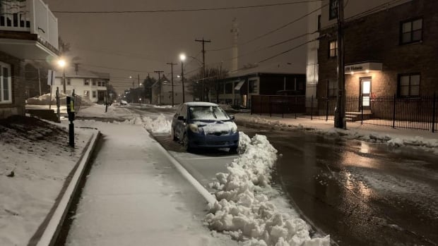 Nearly 39,000 without power after overnight snow in N.B.