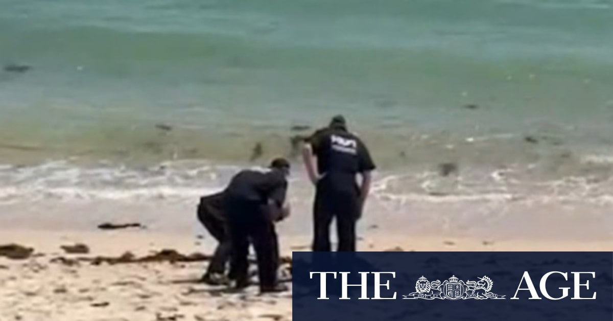 Off-duty police officer dies at Perth beach