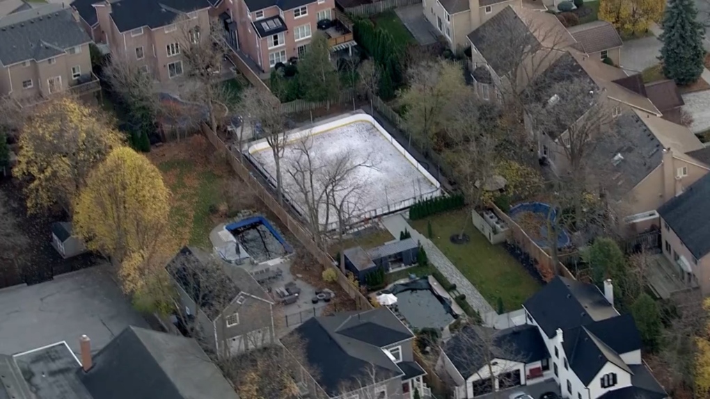 Ontario man agrees to remove backyard hockey rink