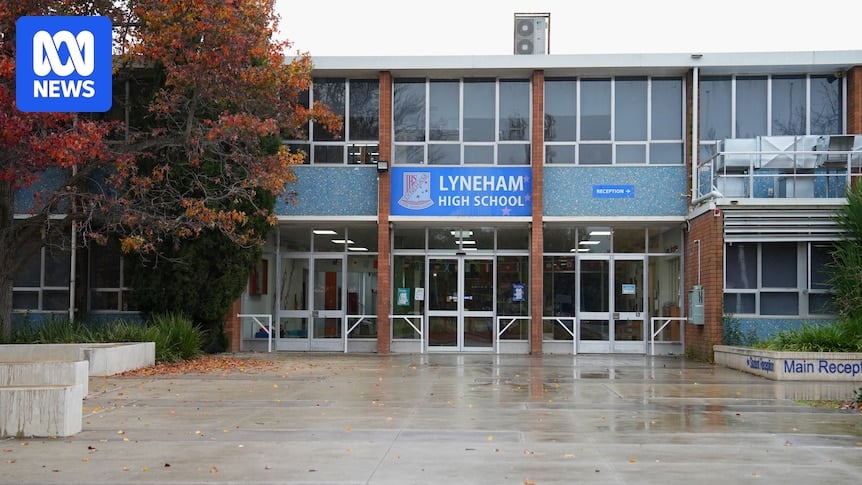 Police called to Lyneham High School following second campus lockdown in four months