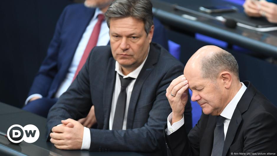 Political wrangling starts after German coalition collapse