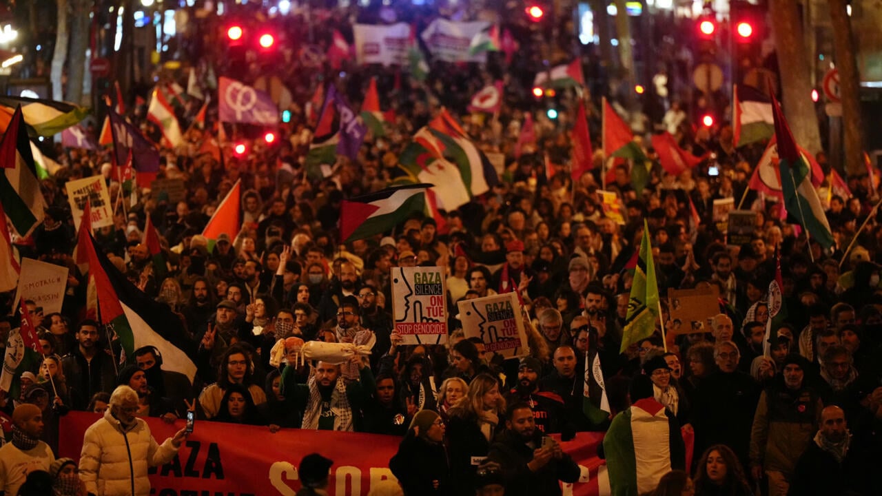 Protests break out in Paris over pro-Israel gala organized by far-right figures