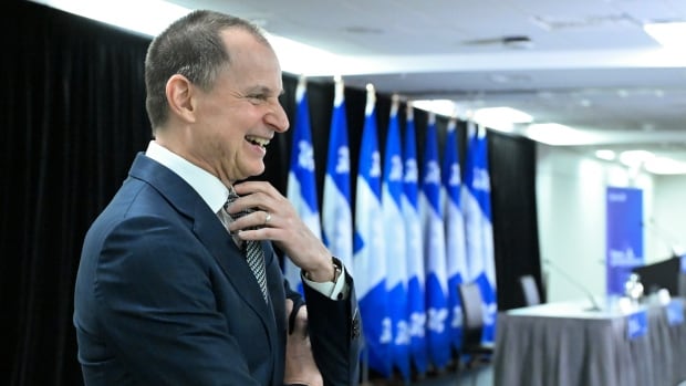 Quebec gives rosy economic update, pours money into transit and housing