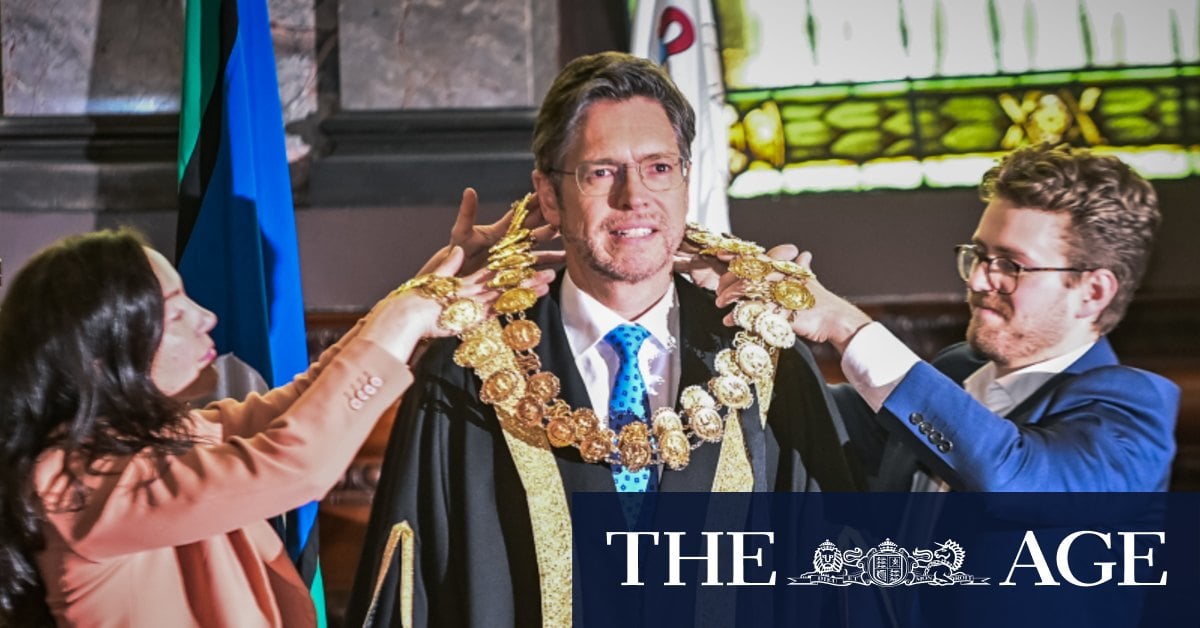 Reece sworn in as lord mayor amid doubt over multimillion-dollar campaign promises