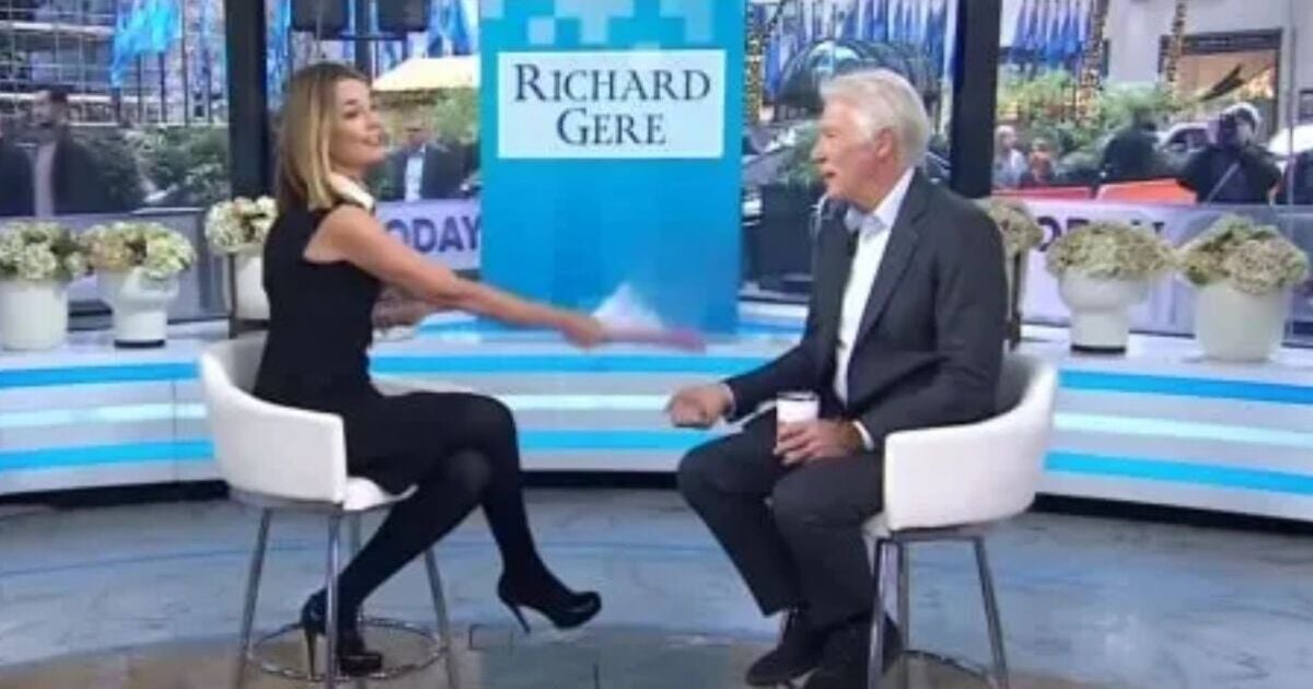 Richard Gere sticks middle finger up at TV host live on-air in 'cringeworthy' moment 