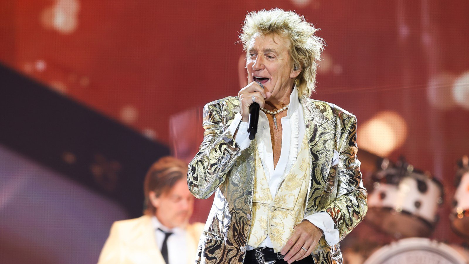 Rod Stewart Will Bring One Last Time Tour to North America in 2025