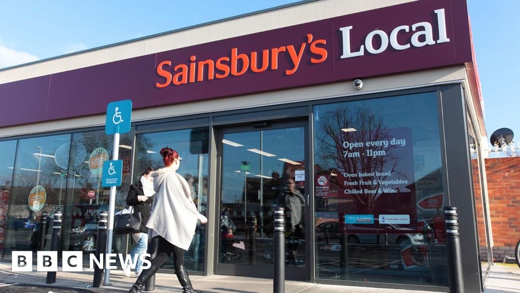 Sainsbury's to rival Aldi in small stores after price gap criticism