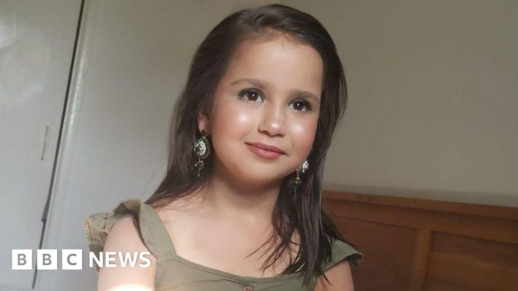 Sara Sharif: Father tried to save girl, 10, but was told to stop