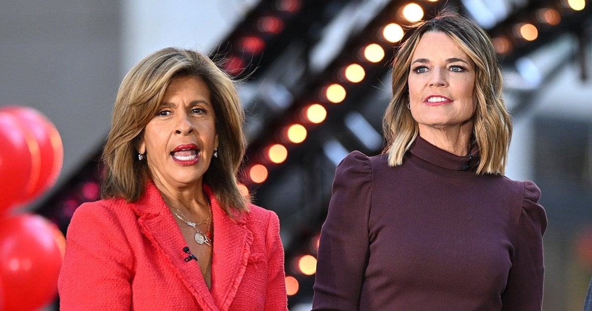 Savannah Guthrie and Hoda Kotb Save Awkward Thanksgiving Parade Moment