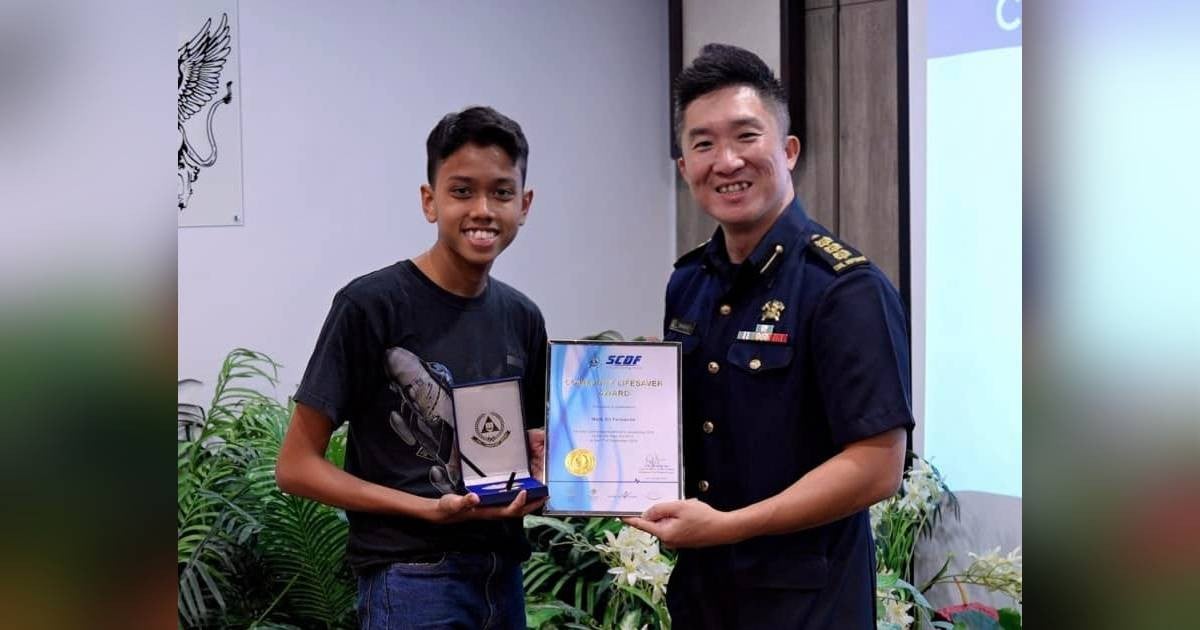 Secondary school student saves life of cardiac arrest victim in Pasir Ris, gets award and praise