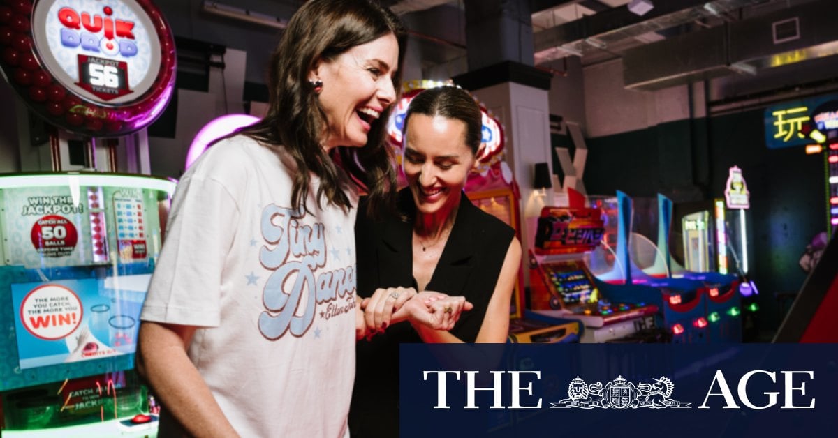 Selling out shows around the country, Lise and Sarah have found their rhythm