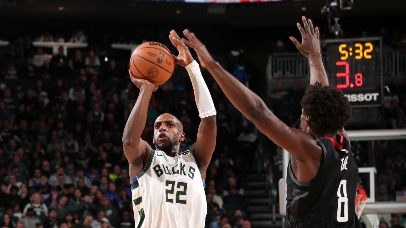 Sources: Bucks star Middleton does 5-on-5 work