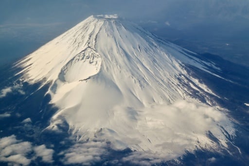 Still no snow on Mount Fuji, breaking record