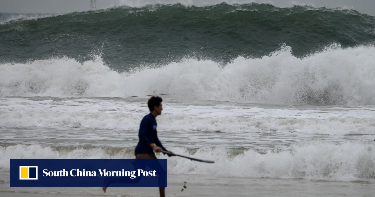 Super Typhoon Yinxing: Hong Kong Observatory to issue T3 signal between 3pm and 6pm