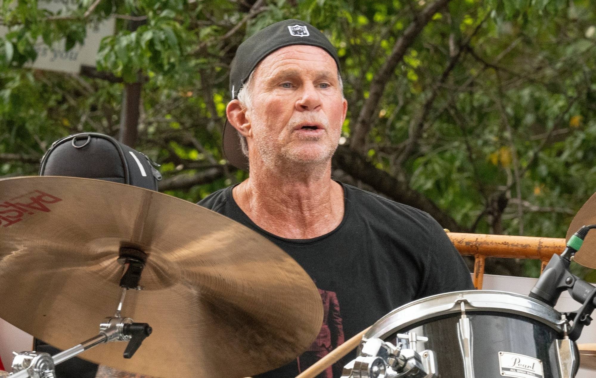 This Red Hot Chili Peppers busker had no idea he was performing one of their classic tracks in front of Chad Smith