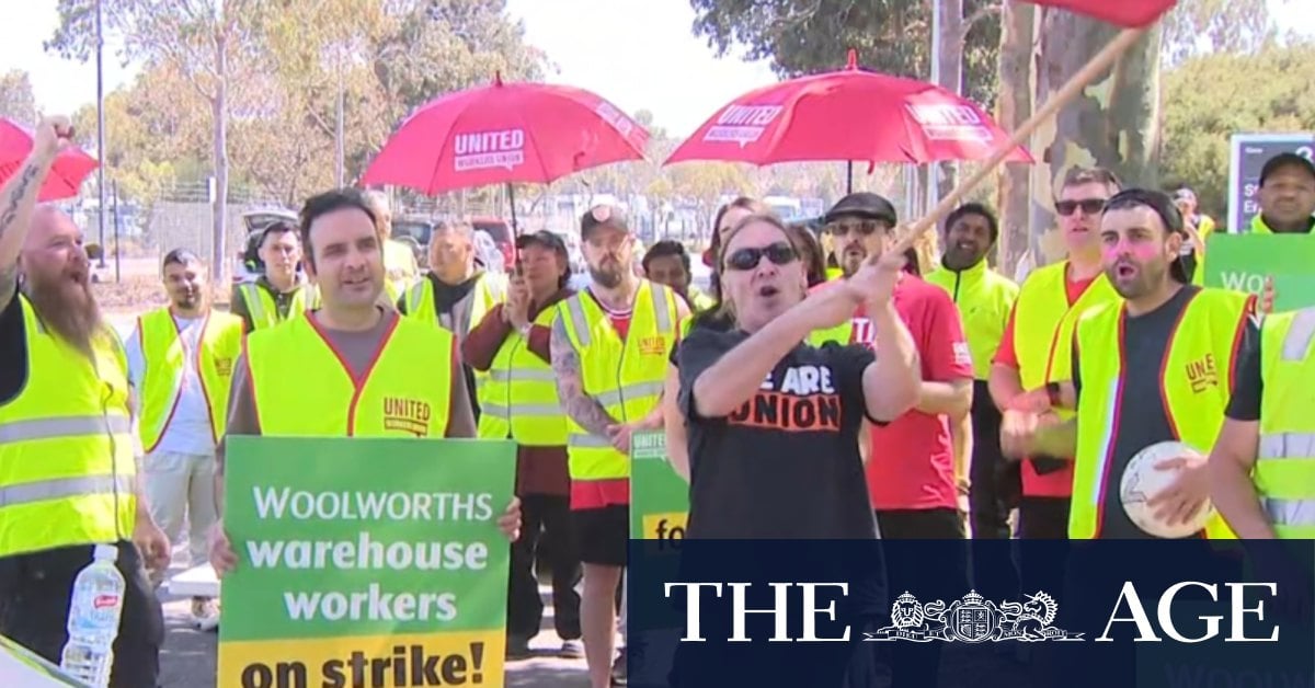 Threat of Christmas shortages as Woolworths workers strike