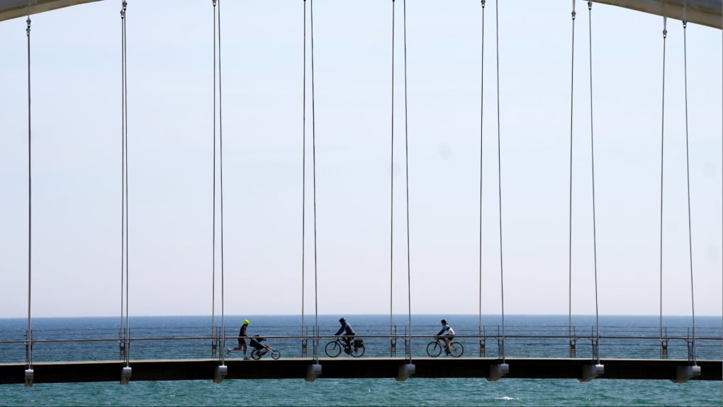 Toronto breaks 65-year-old temperature record