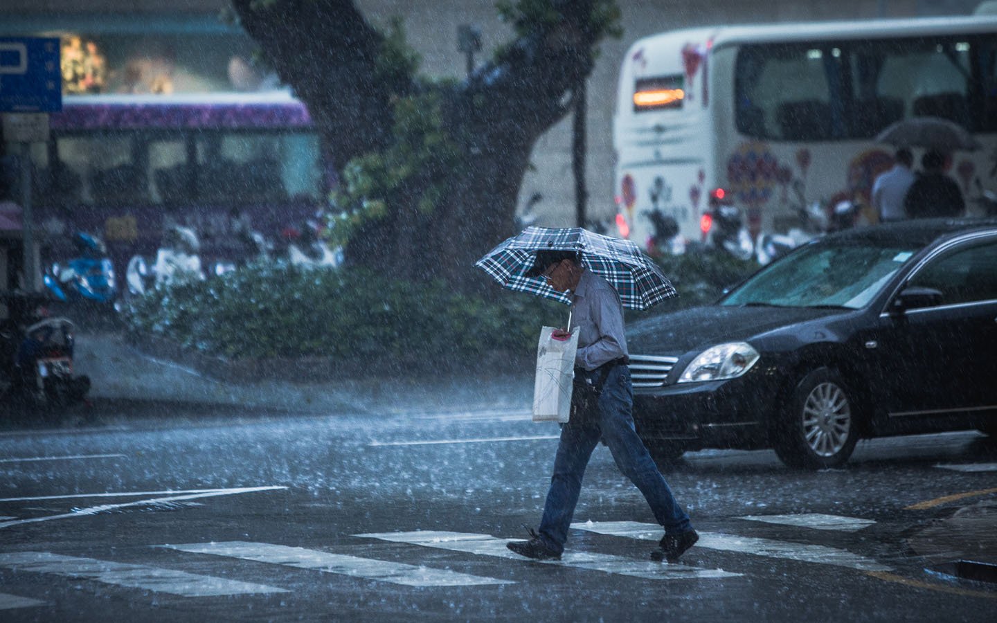 Typhoon signal no. 3 raised as Toraji edges closer to Macao