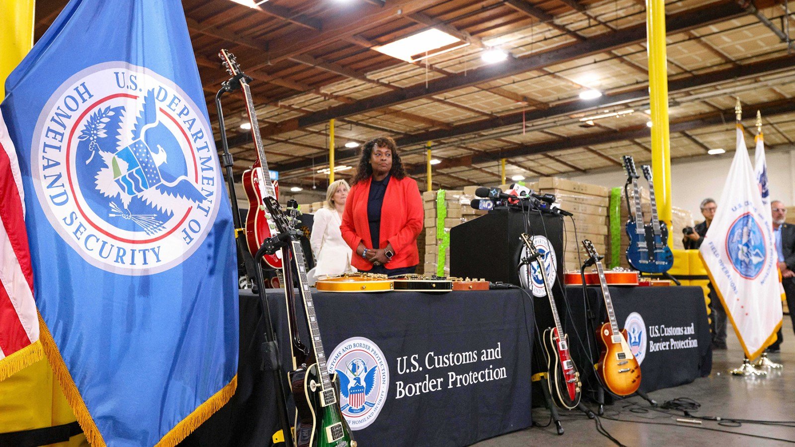 U.S. Border Agents Seize $18 Million of Fake Gibson Guitars