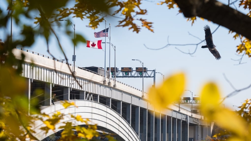 U.S. driver makes wrong turn to Canadian border, gets arrested for unlawfully possessing a gun