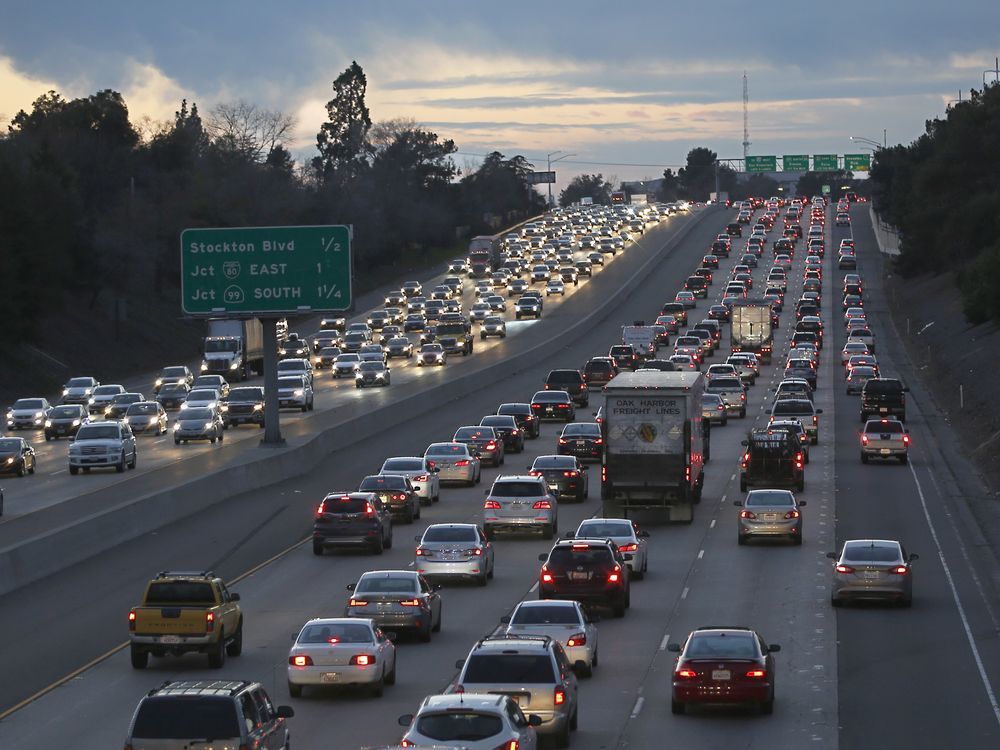 US to add features such as blind spot warnings and pedestrian detection to vehicle crash ratings