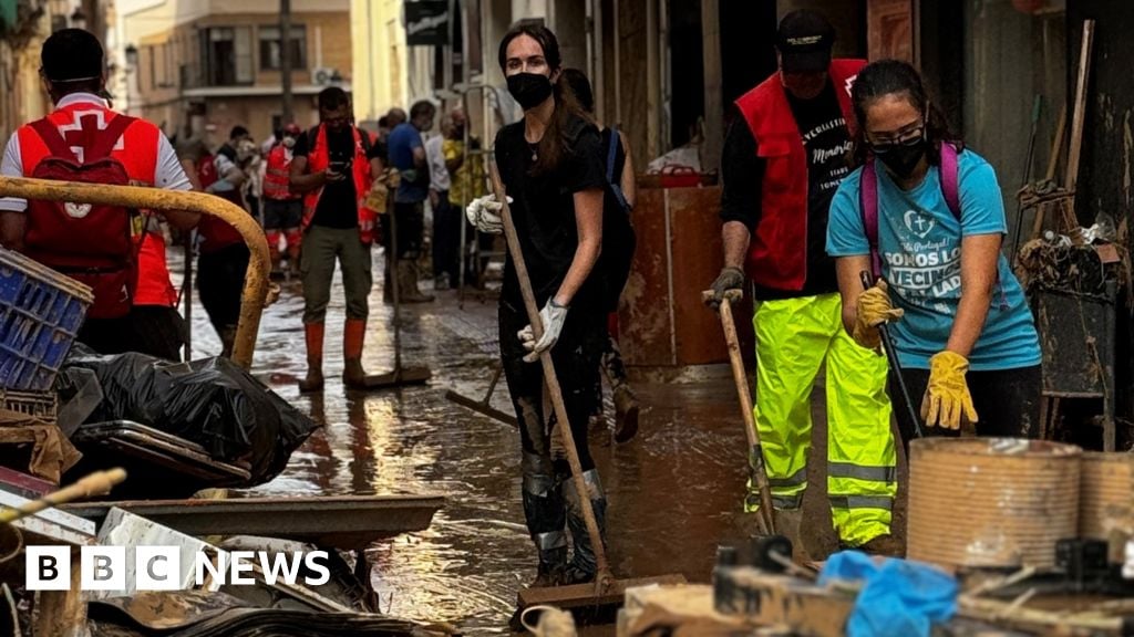 Valencia floods: Spain clings to fragments of hope in time of disaster