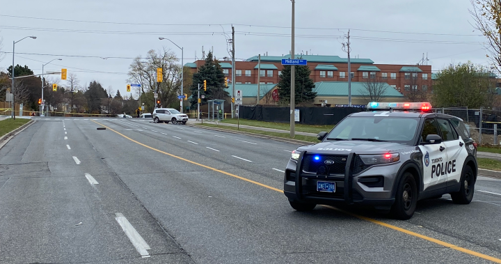 Victim found with gunshot wound after vehicle flees Toronto police, crashes