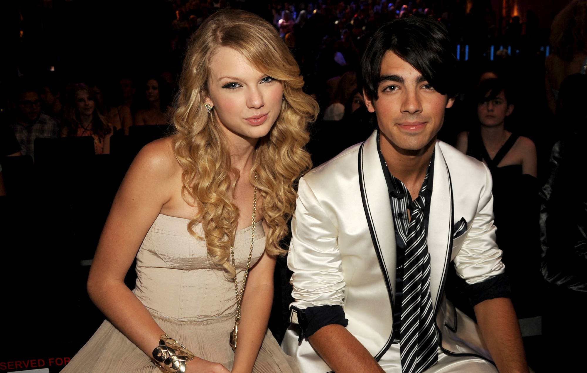 Watch Taylor Swift sing medley of breakup songs fans think are about Joe Jonas