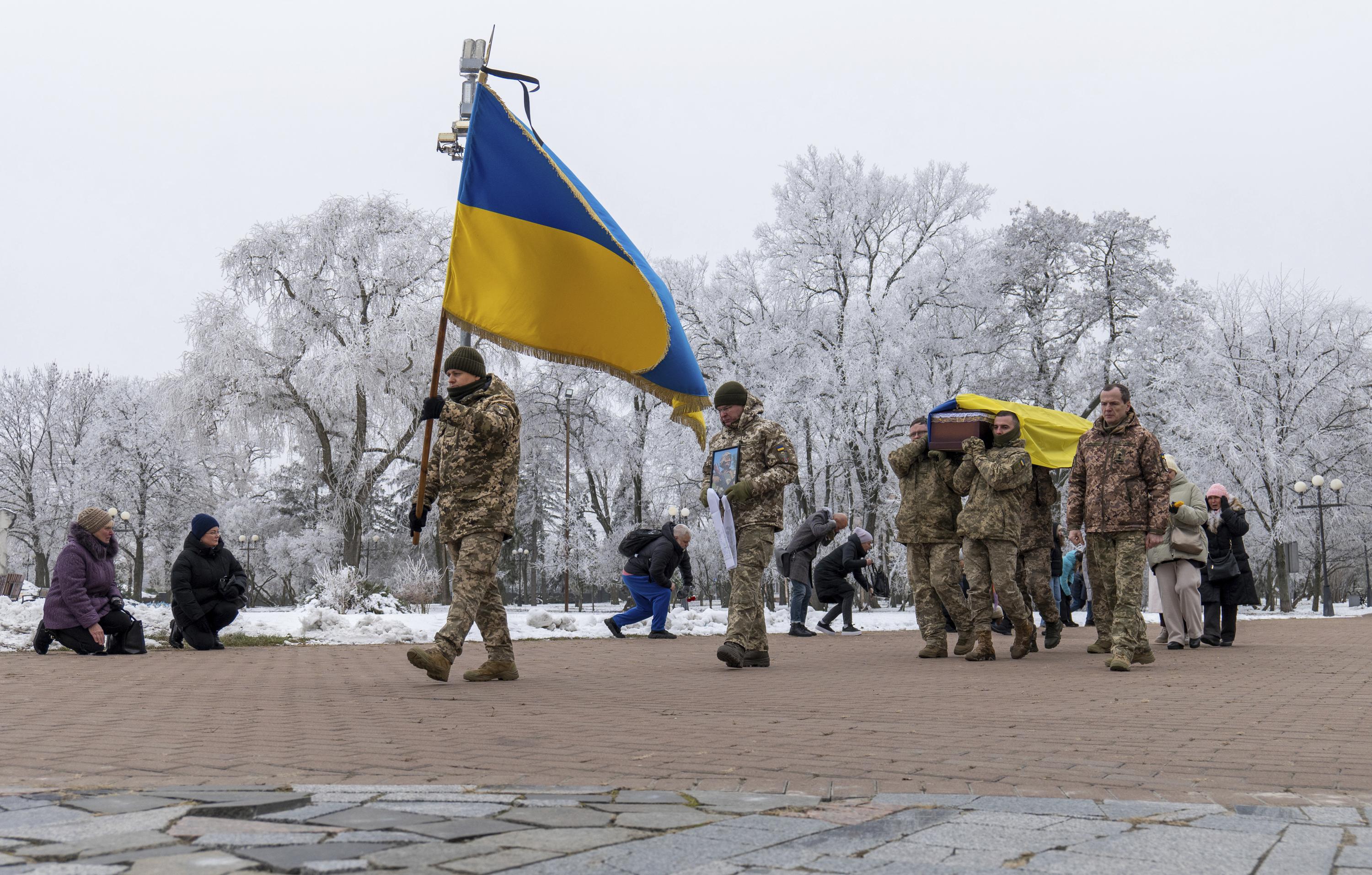 White House pressing Ukraine to draft 18-year-olds so they have enough troops to battle Russia