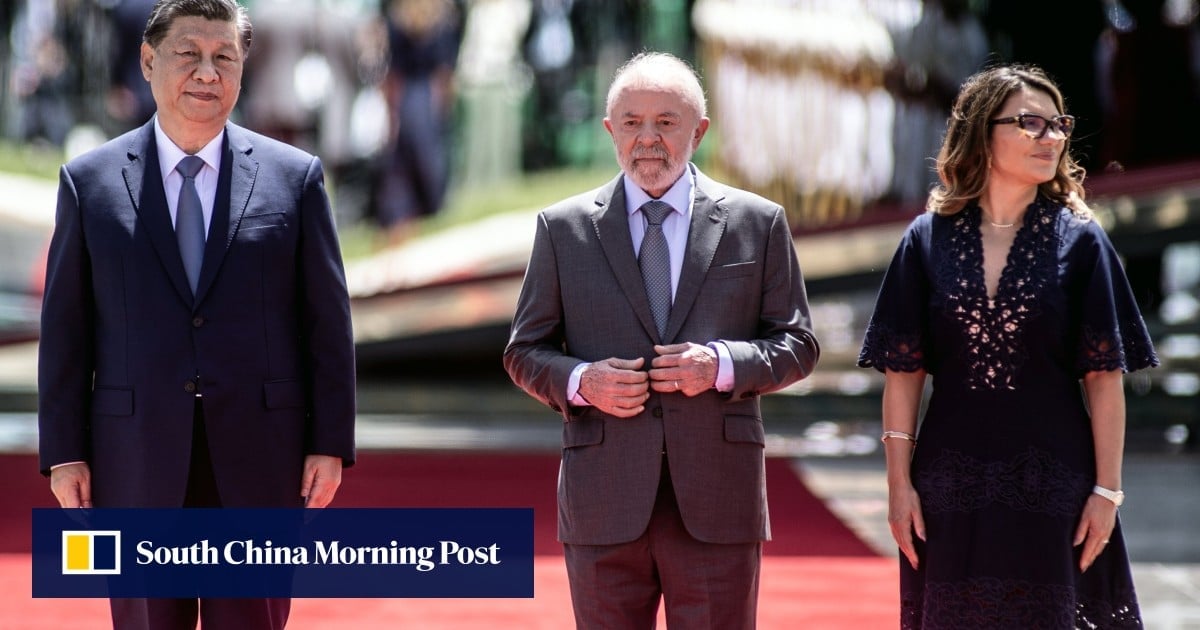 Xi Jinping meets with Brazilian president Lula, signing over 30 agreements