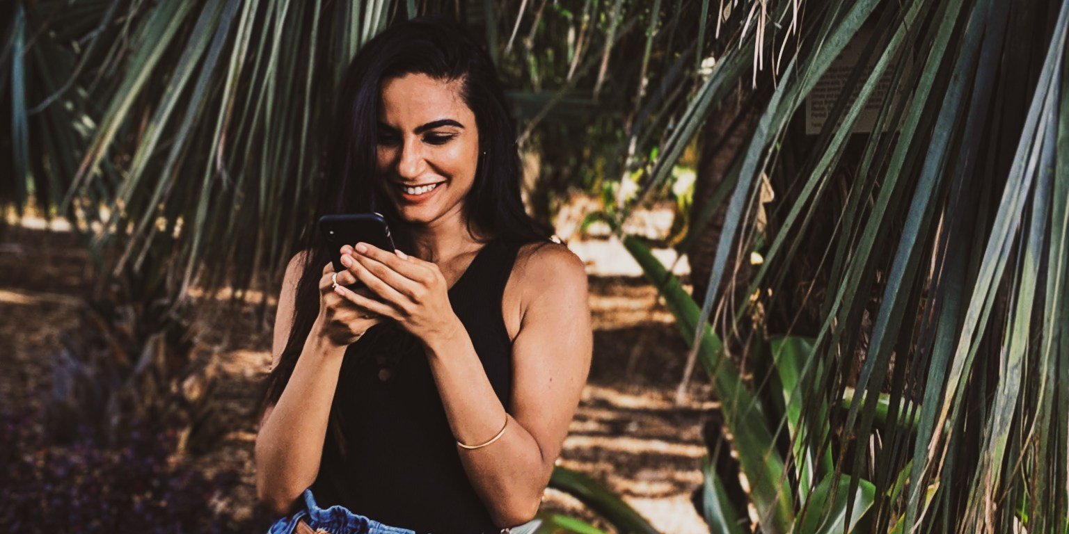 How To Know Each Zodiac Sign Likes You (Based On Their Texts)