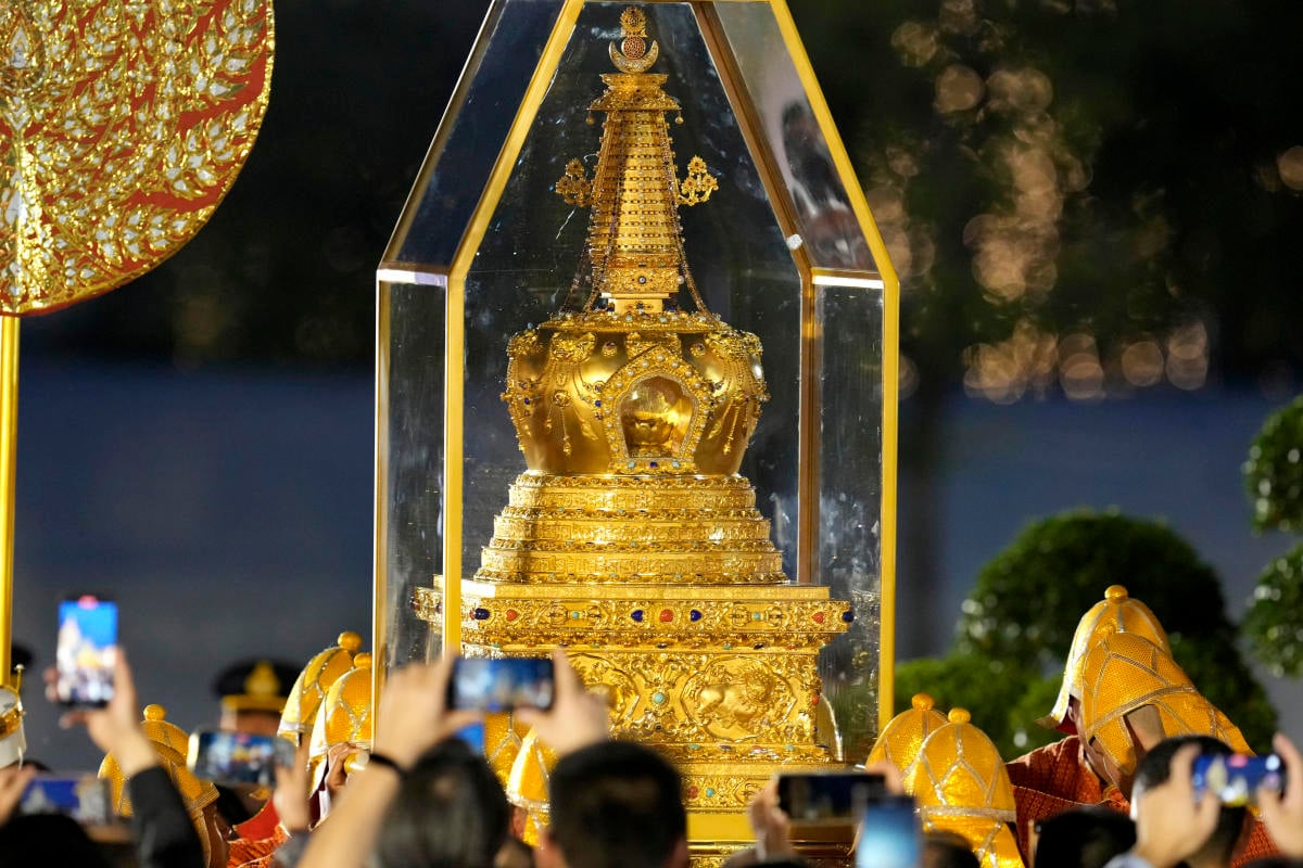 Relic of the Buddha loaned by China gets a warm welcome in Thailand