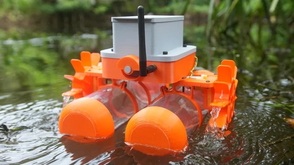 3D-Printed Boat Feeds The Fishes