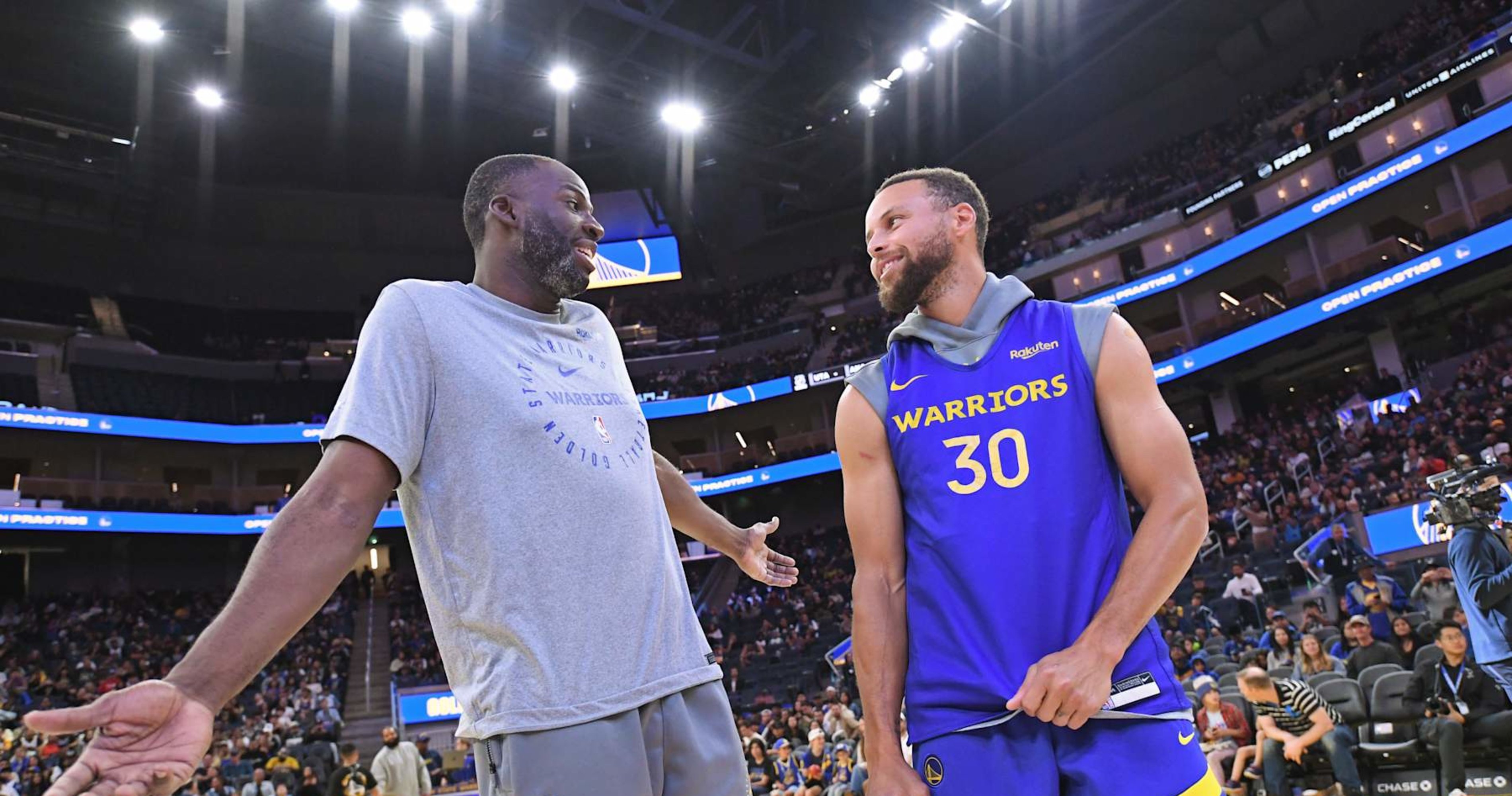 Warriors' Draymond Green: Steph Curry Viewed as 'Mythical Superhero' by NBA Players