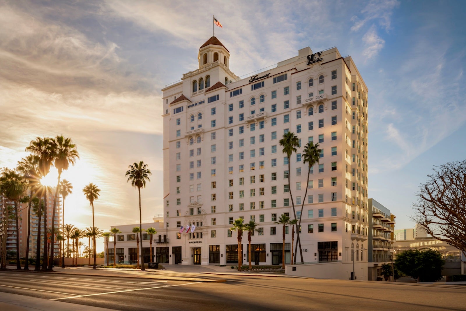 Fairmont Breakers Long Beach officially opens in Southern California