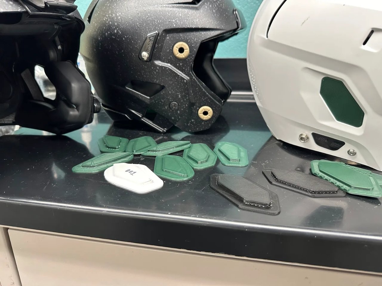 3D printed earhole covers helps football players drown out the crowd