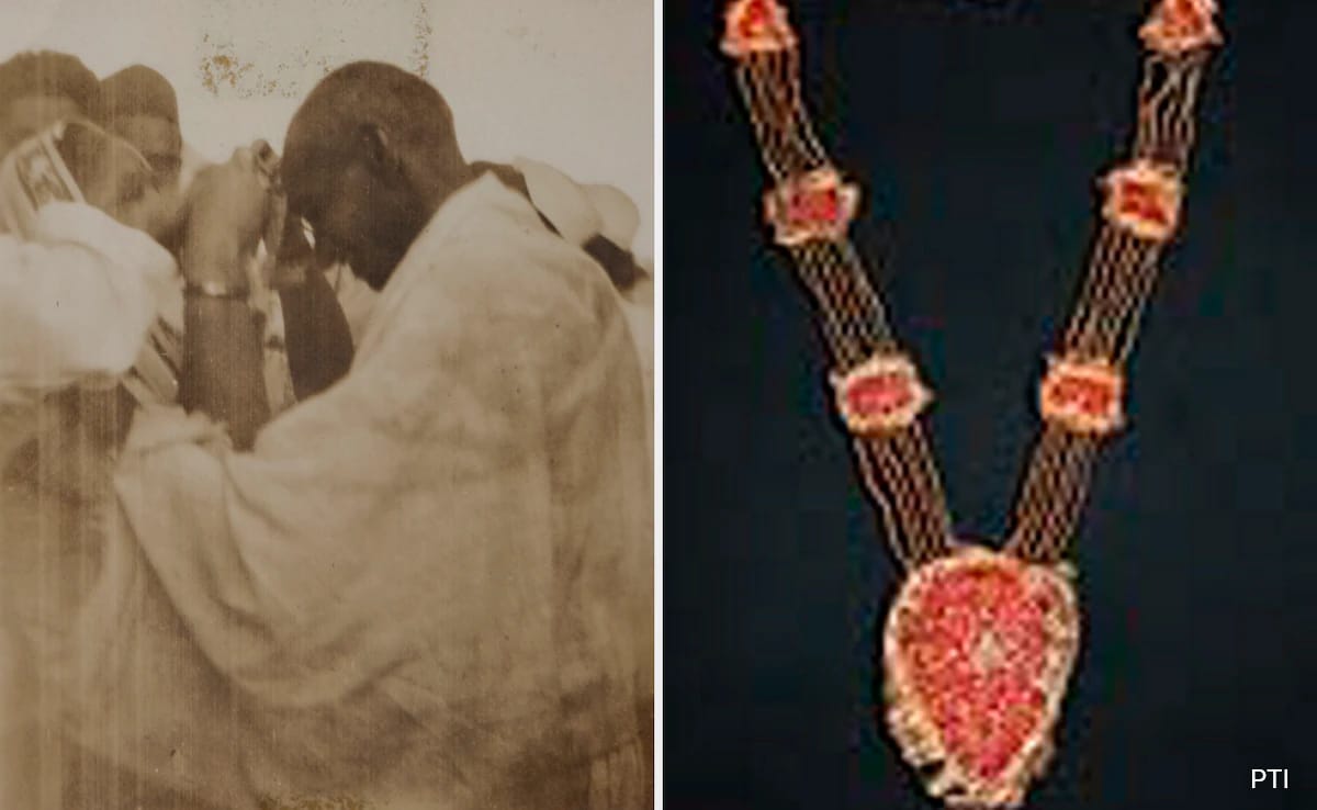 Historic Garland Worn By Gandhi-ji At Dandi March Goes Unsold At UK Auction