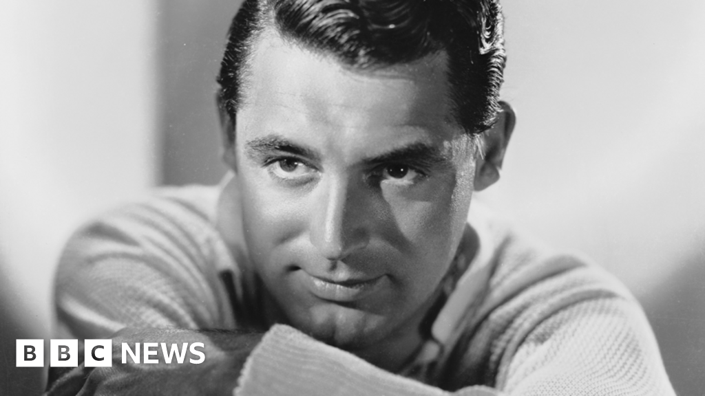 Blue plaque honours actor Cary Grant in home city