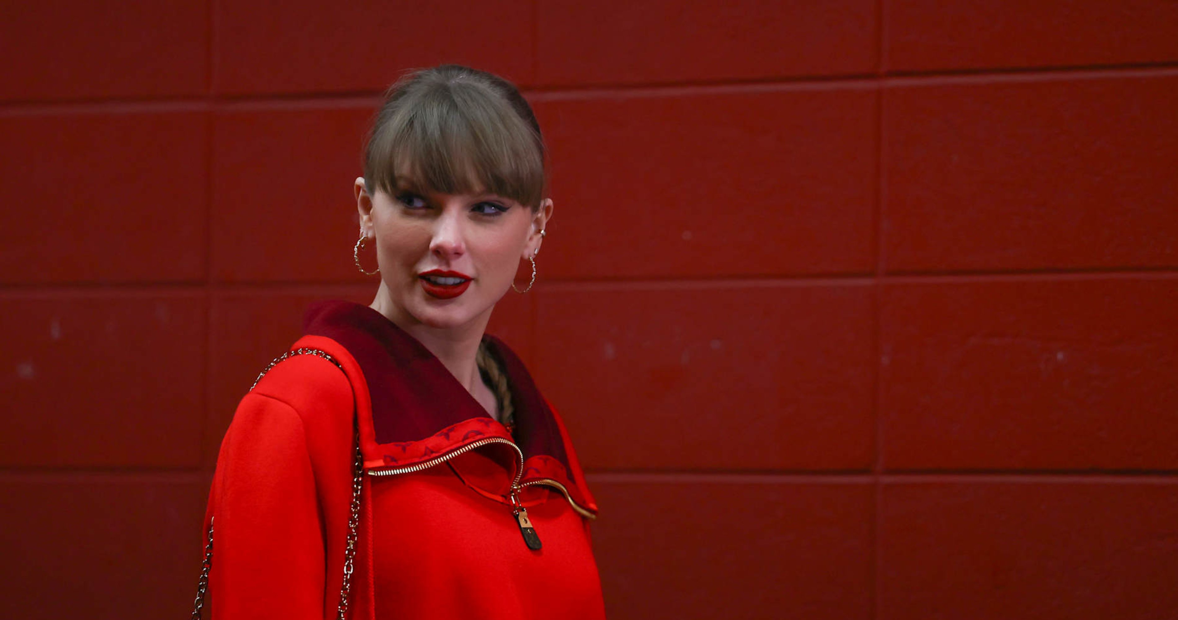 Taylor Swift Invited WNBA's Caitlin Clark to NFL Game to Watch Travis Kelce, Chiefs