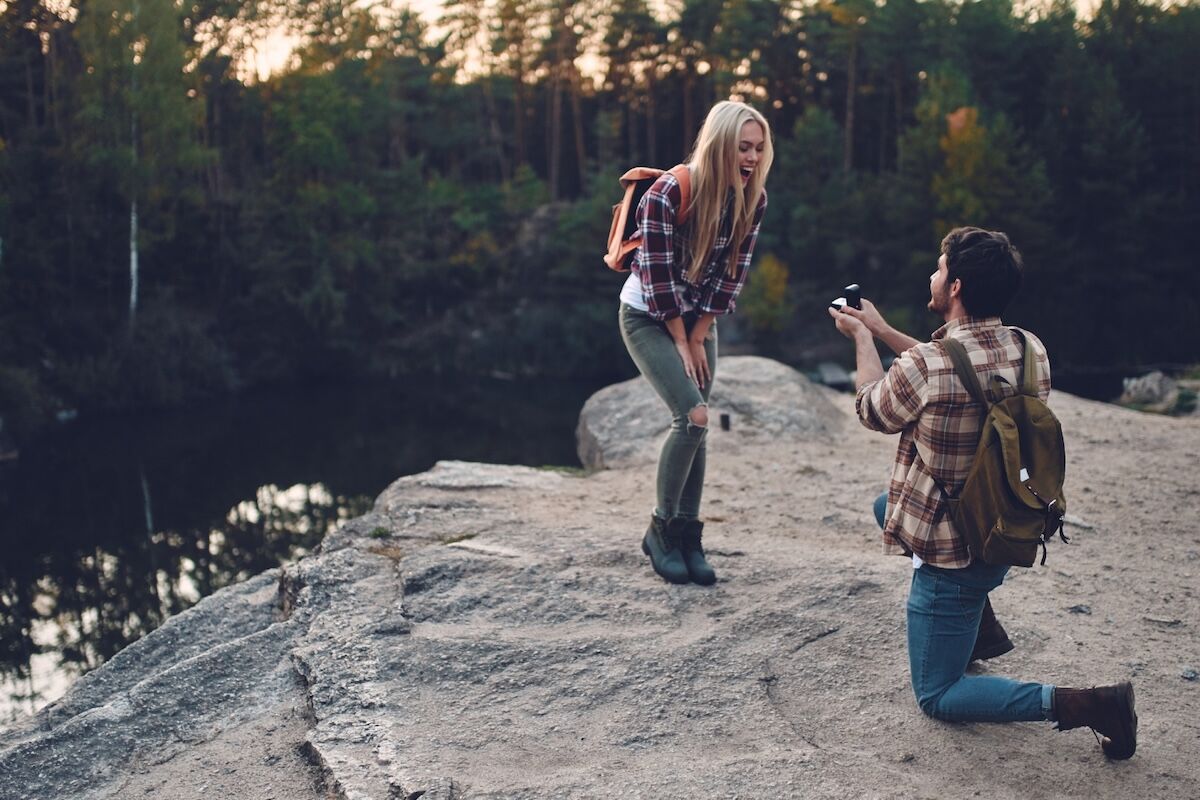 Planning to Propose on Your Vacation? Remember These Two Airport Security Tips