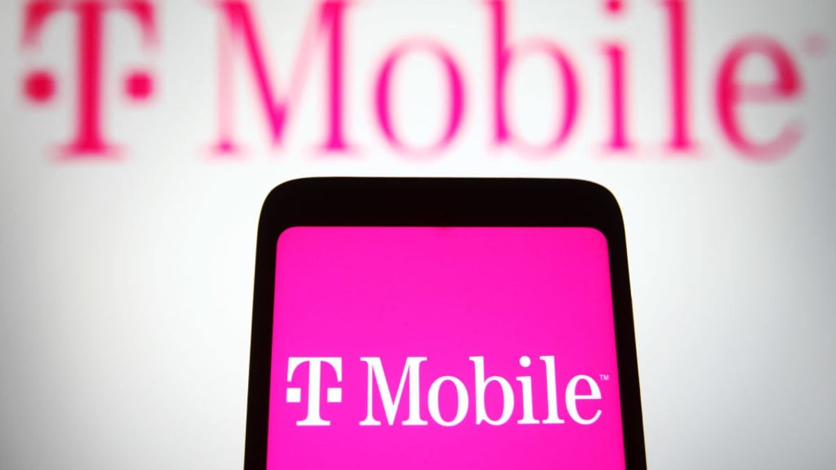 T-Mobile Adds New Plans to Its Home Internet Menu -- and Throws in Hulu and Paramount Plus