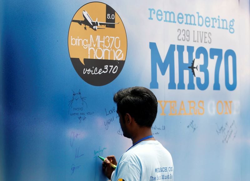 Malaysia agrees to resume search for wreckage of missing Flight MH370