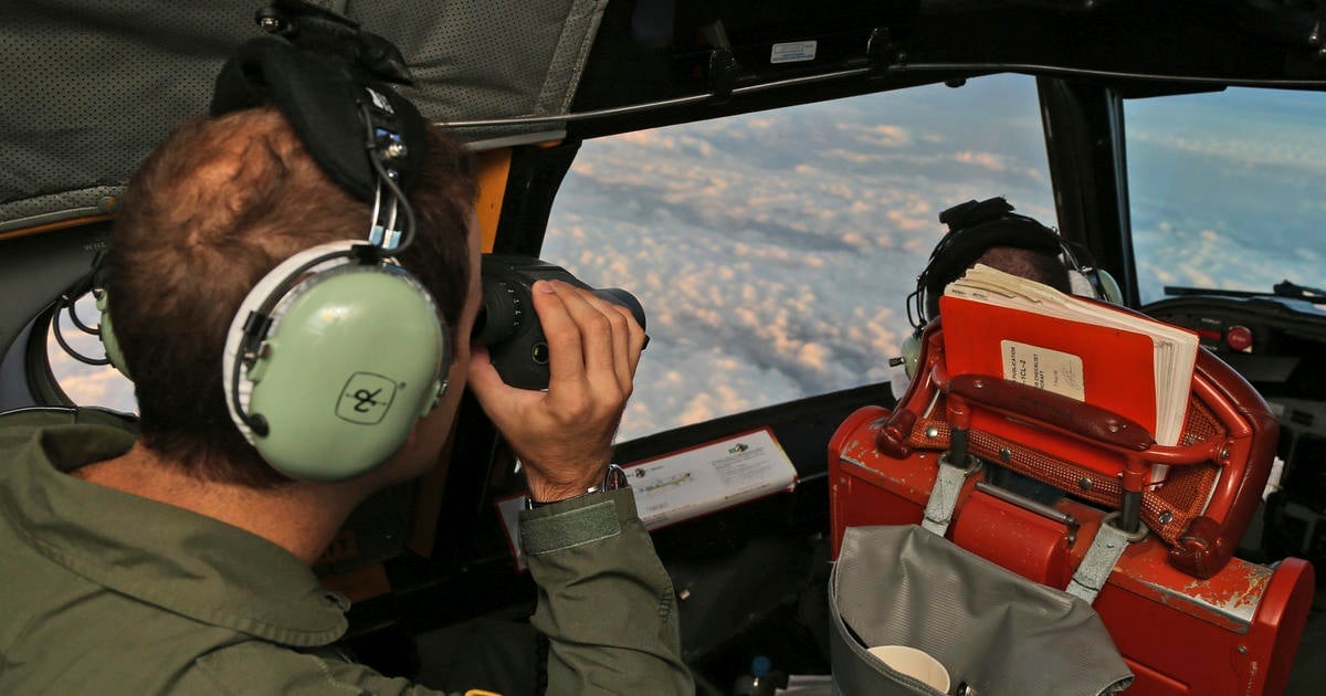 Malaysia agrees to launch new search for missing MH370 plane