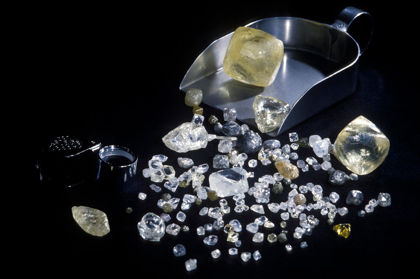 De Beers Sale Tested By The Persistent Fall In Diamond Prices