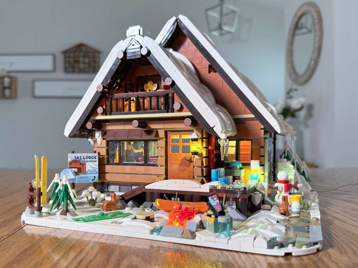 Funwhole Ski Lodge Building Block review