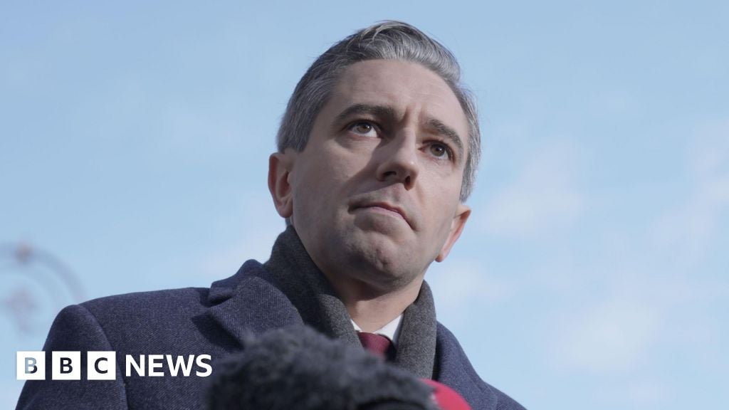 Harris apologises for walking away from care worker