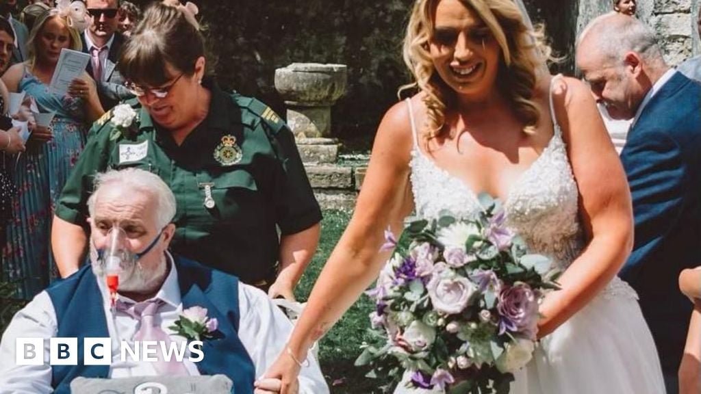 Man fulfils dying wish accompanying daughter down aisle