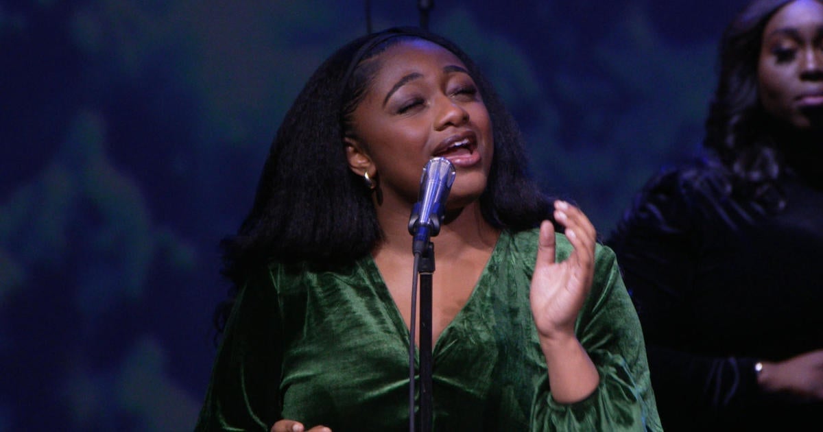 Samara Joy sings "O Holy Night"