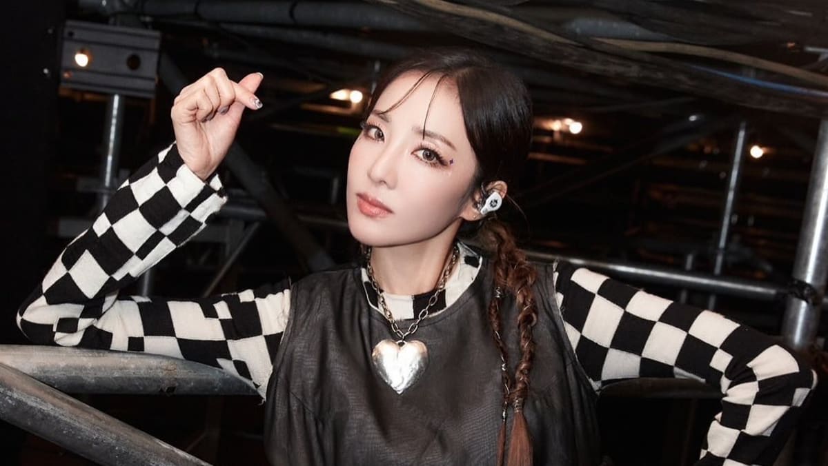 2NE1's Sandara Park wants 'to live in Singapore', cheekily asks Singtel to renew group's modelling contract