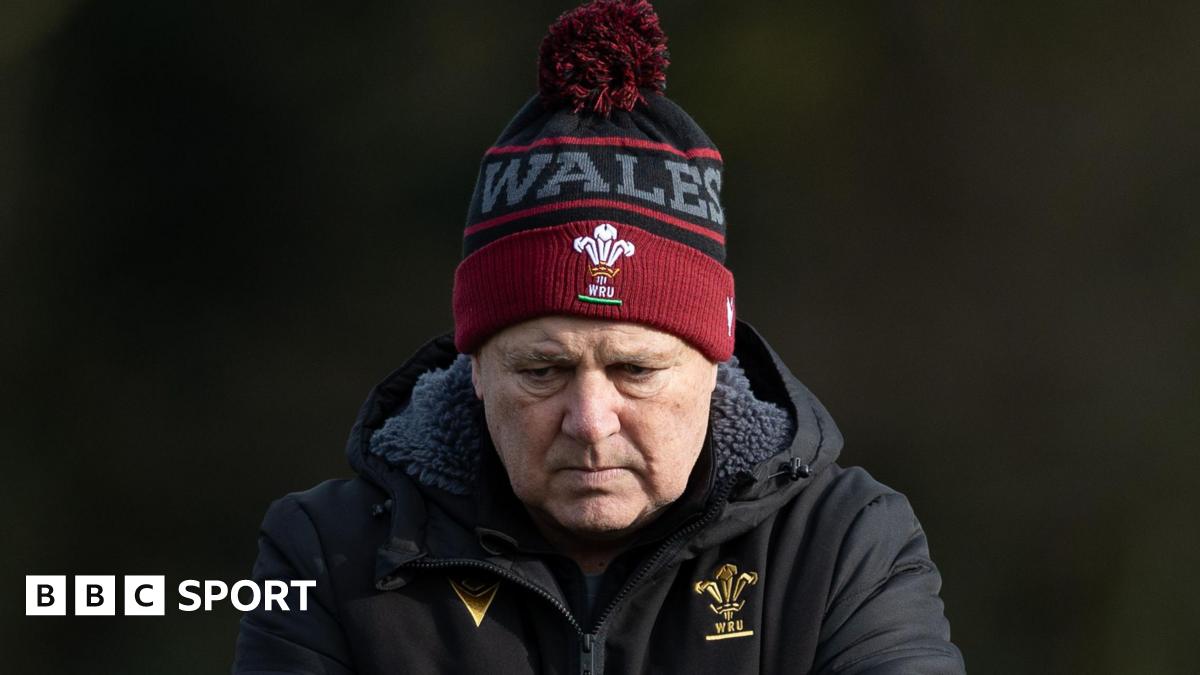 Gatland to remain Wales boss decision divides rugby experts